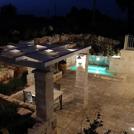 Trulli Arco Antico بيت للعطل *