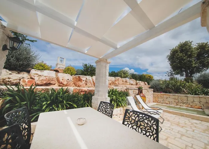 Trulli Arco Antico * Locorotondo