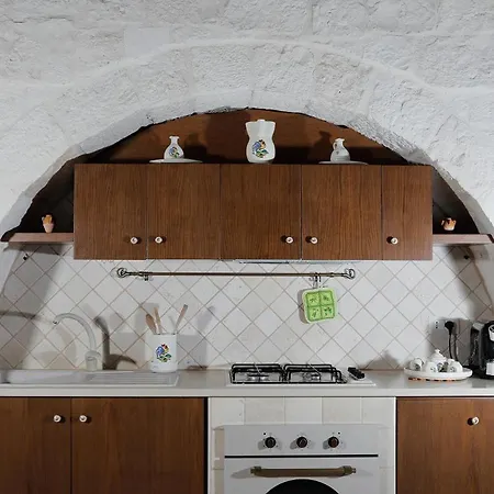 Trulli Arco Antico * Locorotondo