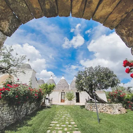 Trulli Arco Antico Locorotondo