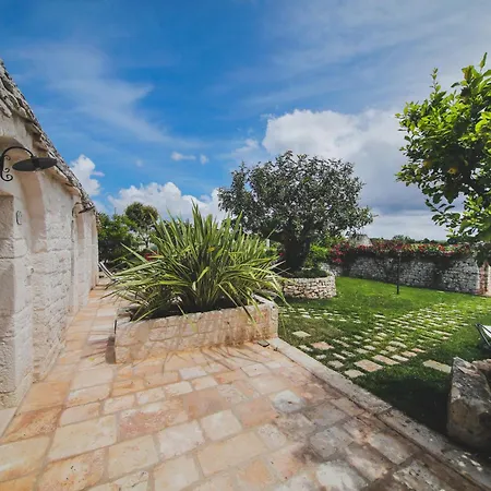 Trulli Arco Antico Locorotondo