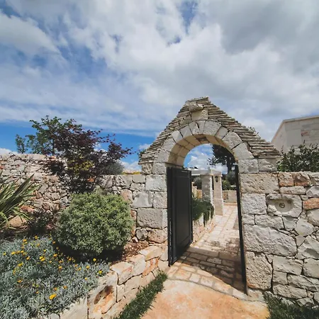 Holiday home Trulli Arco Antico