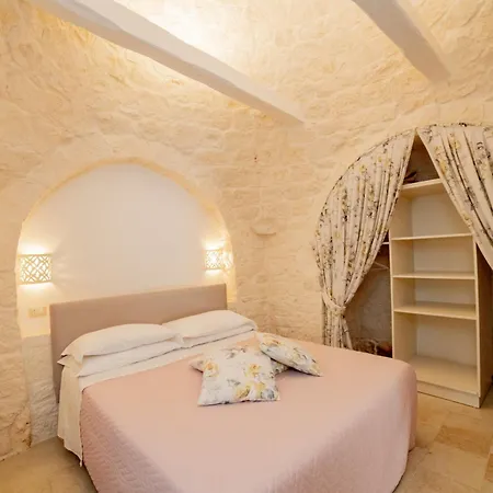 Trulli Arco Antico