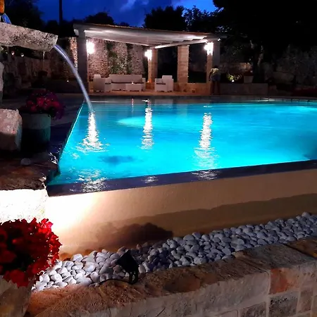 Trulli Arco Antico * Locorotondo