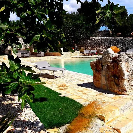 Trulli Arco Antico * Locorotondo
